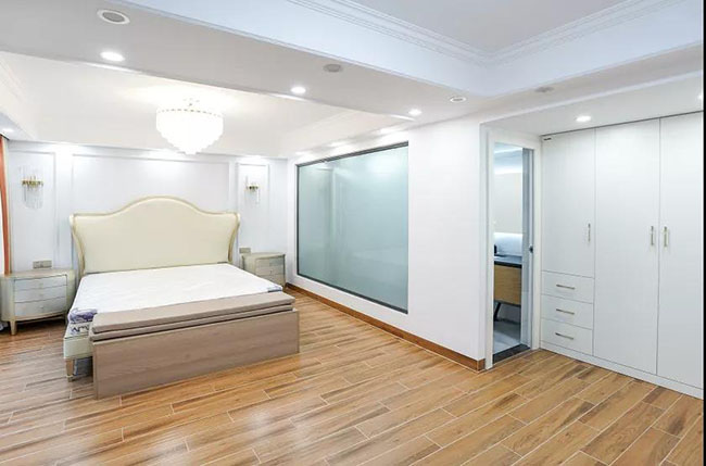 410㎡別墅，簡(jiǎn)約自然相結(jié)合，娛樂(lè)典雅兩不誤，體驗(yàn)生活的美好時(shí)光